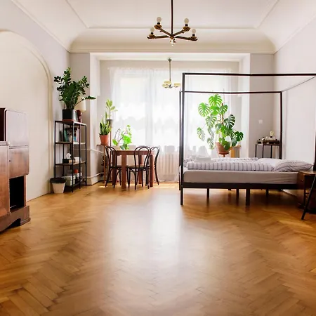 Apartment W Zgielku Miasta, U Nas Zaznasz 90 M2 Komfortowej Przestrzeni Mieszkania Fabrykanta Lodz (Lodz)