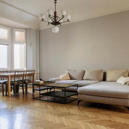 W Zgielku Miasta, U Nas Zaznasz 90 M2 Komfortowej Przestrzeni Mieszkania Fabrykanta *