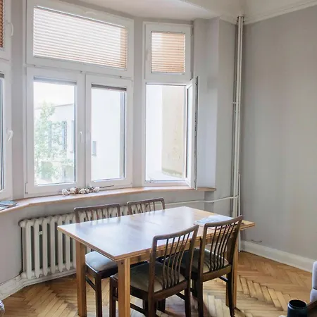 W Zgielku Miasta, U Nas Zaznasz 90 M2 Komfortowej Przestrzeni Mieszkania Fabrykanta * Lodz (Lodz)