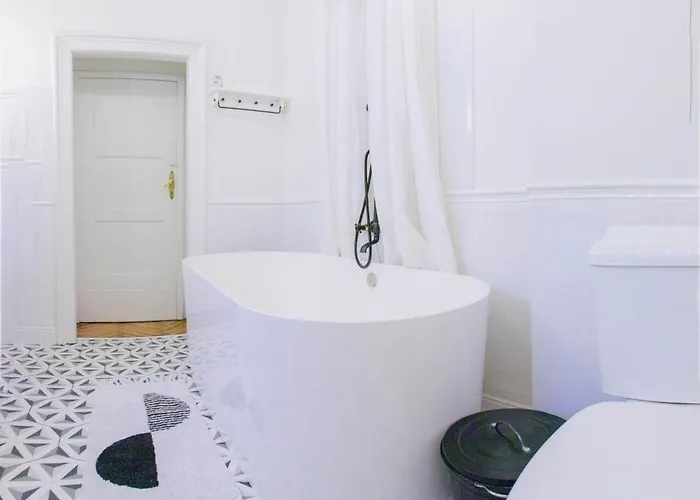 W Zgielku Miasta, U Nas Zaznasz 90 M2 Komfortowej Przestrzeni Mieszkania Fabrykanta