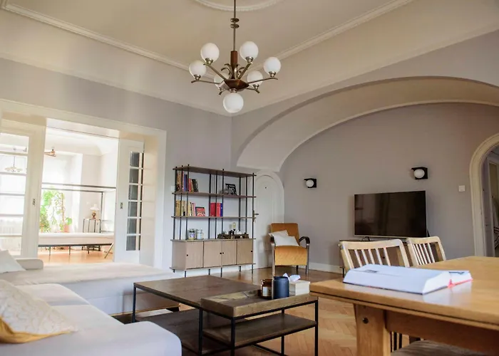 W Zgielku Miasta, U Nas Zaznasz 90 M2 Komfortowej Przestrzeni Mieszkania Fabrykanta Lodž